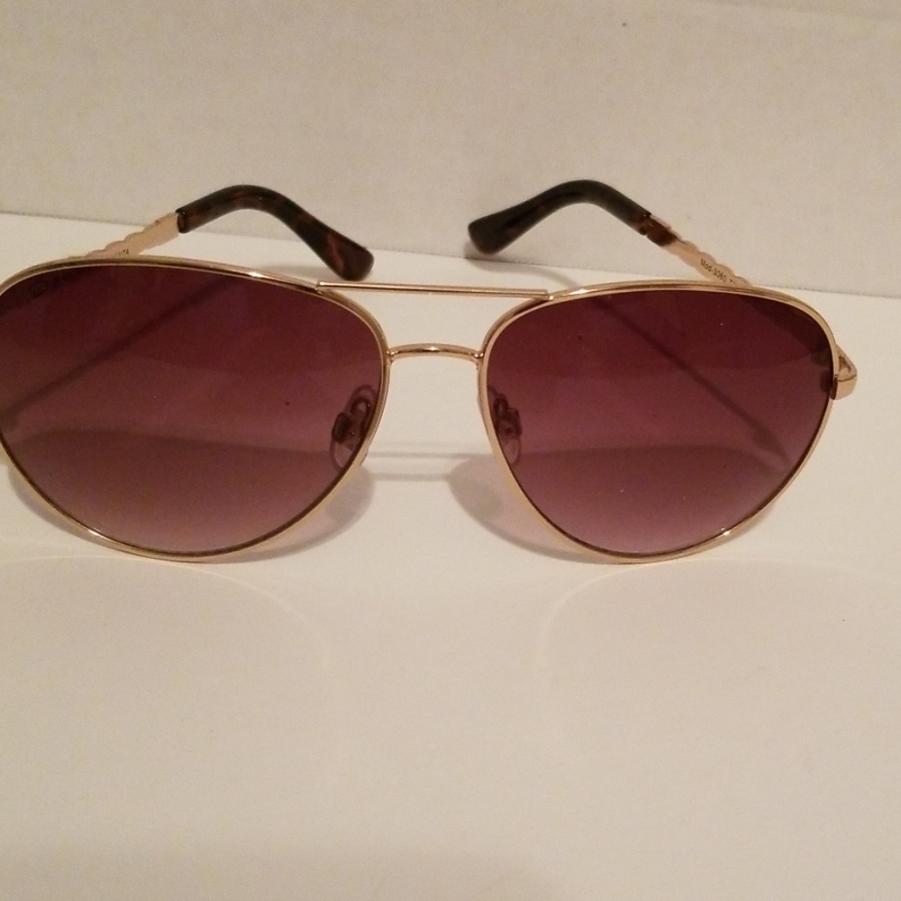 Oscar de la renta sunglasses
